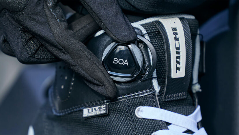 着脱簡単なBOA®フィットシステム