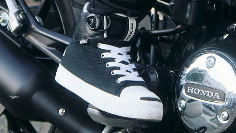 解けないダミー靴紐