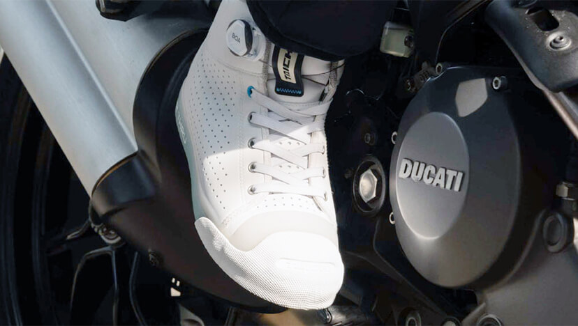 解けないダミー靴紐