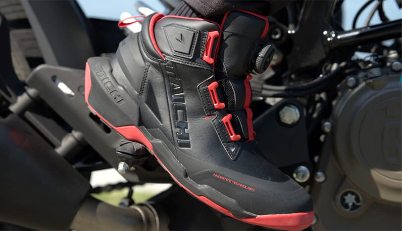 衝撃を軽減するソール形状