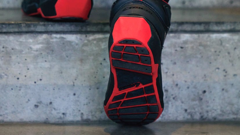 操作性を考慮したオリジナルソール