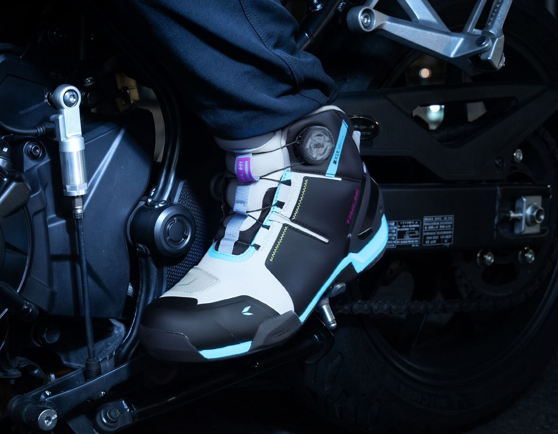 RSS016DRYMASTERSTRIKER SHOES